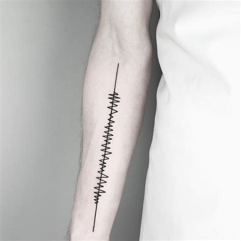 tatuaje de lineas en el brazo|Algunos tatuajes de líneas en el brazo